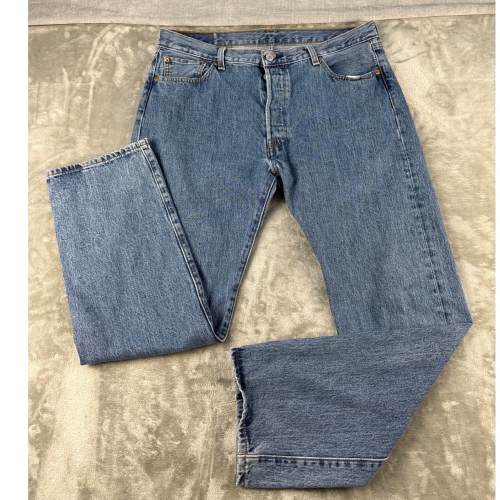 Levi's Jeans Mens 36 501 Original Blue Button Fly Straight EUC